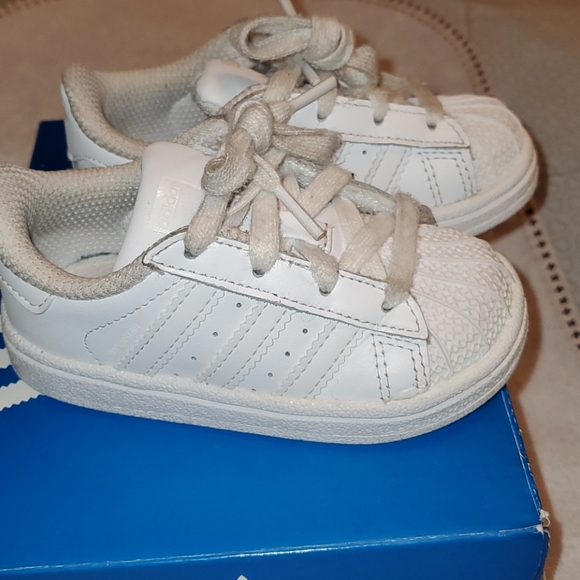 shell toe adidas youth
